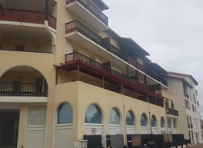 Magnifique T2 meublé au pied du port