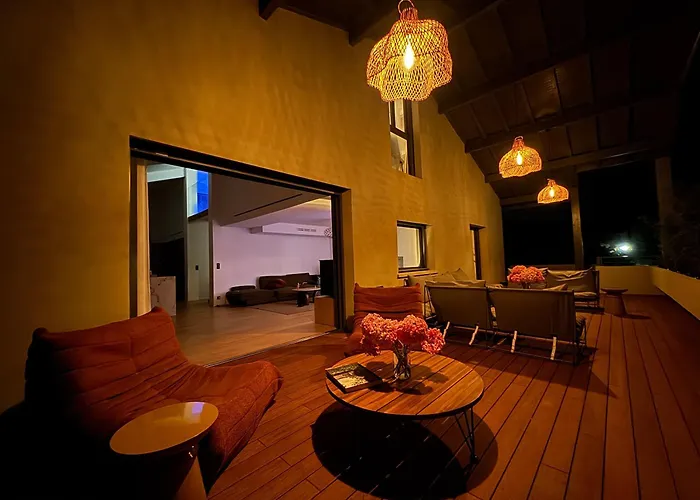 Premium Surf Lodge